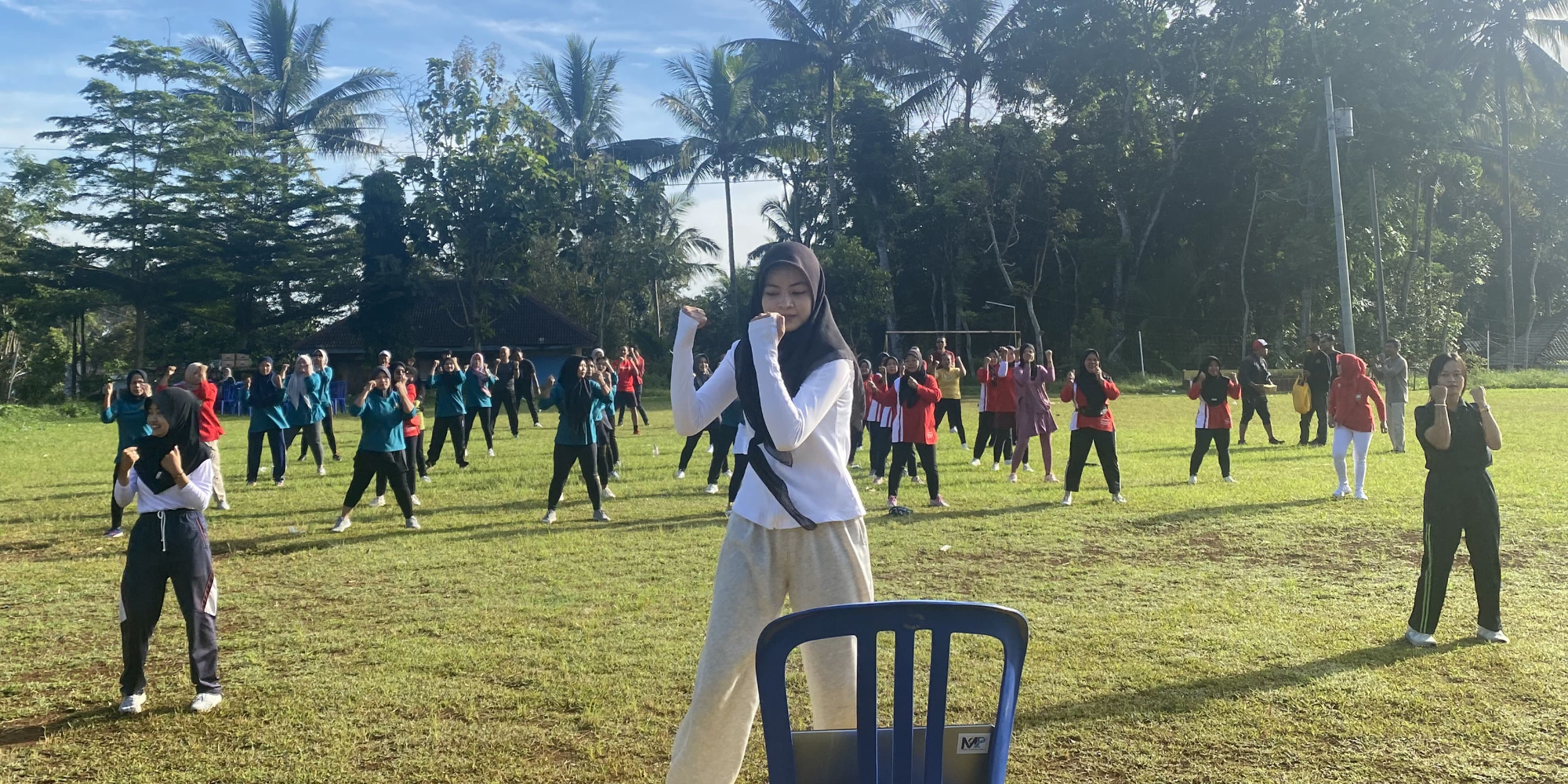 SMK Putra Bangsa Salatiga Gelar Senam Bersama dan Cek Kesehatan Gratis di Desa Jembrak